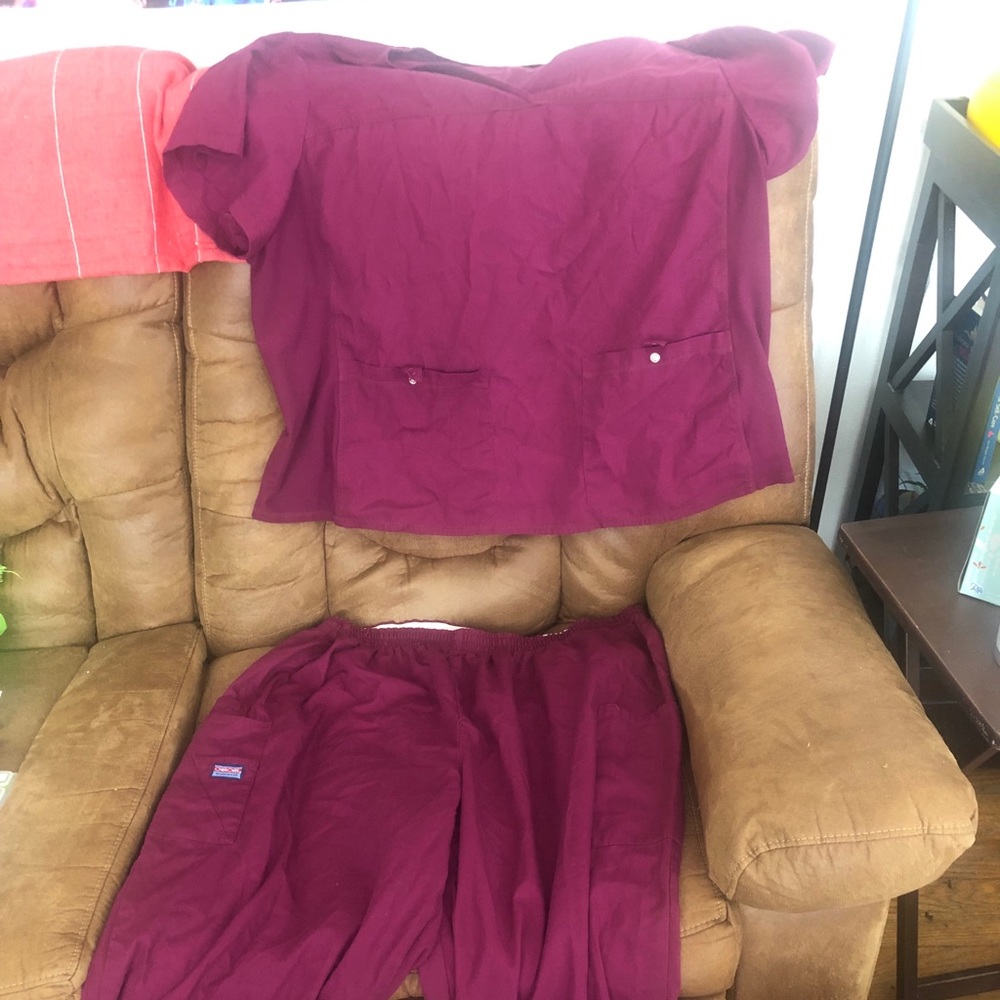 Wine Cherokee scrub Set